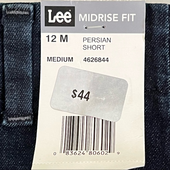 Lee Women’s Mid Rise Denim Jean Dark Wash Persian Short 12 M NWT - Picture 8 of 9